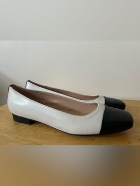 Bandolino Two-Tone Black and White Cap-Toe Ballet Flats Shoe